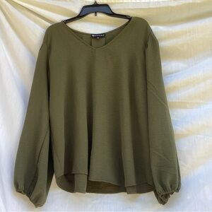 Wantable green business casual blouse with balloon sleeves, size XL